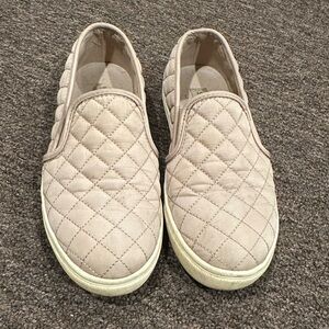 EUC Women's Steve Madden Pink Blush Quilted Slip-On Loafers Womens 6.5